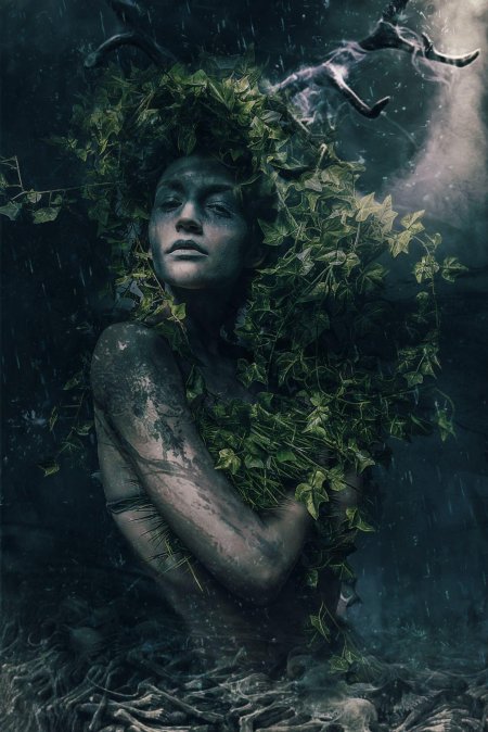 Дриада лесная нимфа