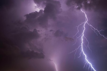 Фиолетовая молния