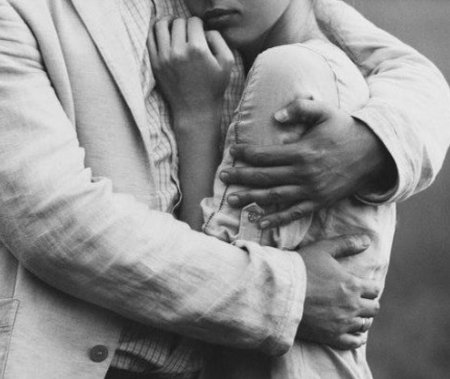 Нежное объятие