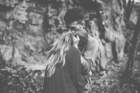 Объятия влюбленных