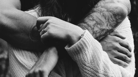 Объятия влюбленных