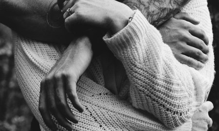 Объятия влюбленных