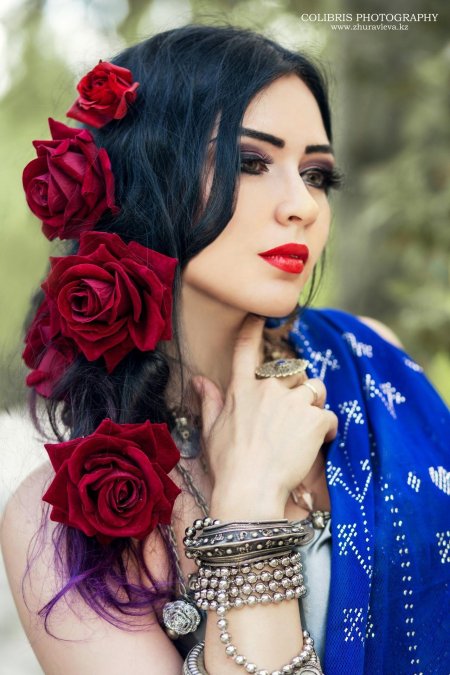 Красивая цыганка