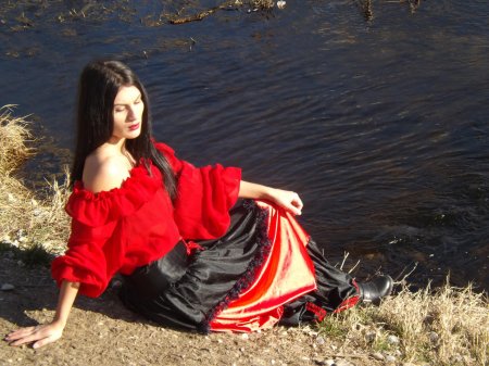 Красивая цыганка