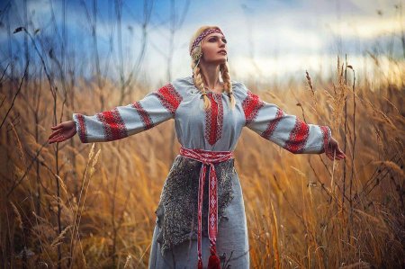 Дарья лефлер в образе славянки