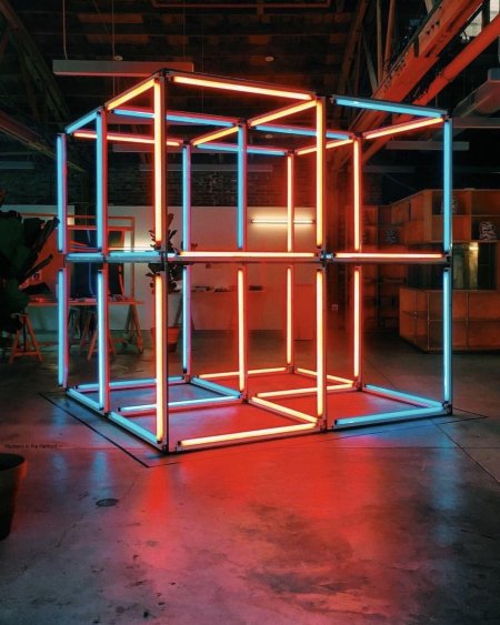 Куб инсталляция