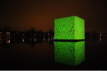 Светодинамический куб парк горького