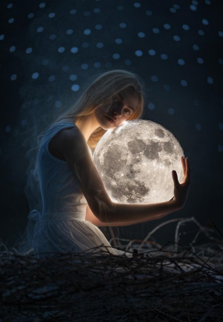 Девушка луна