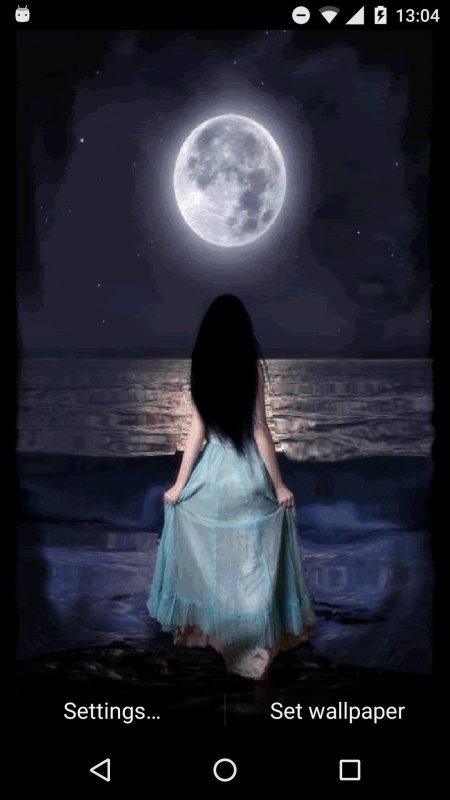 Девушка под луной