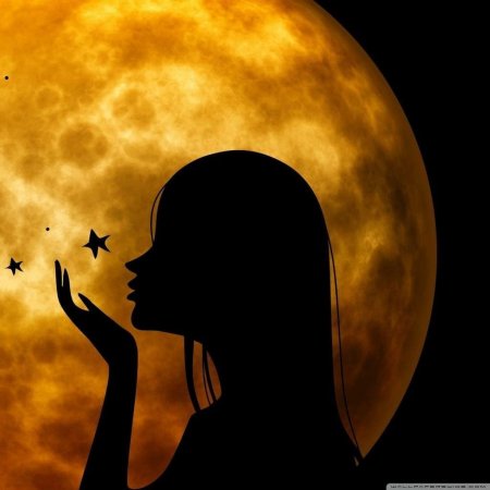 Девушка луна