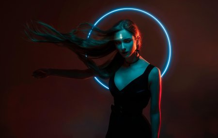 Cyberpunk 2077 неоновые ведьмы