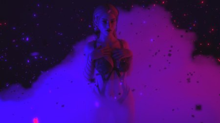 Девушка в неоне