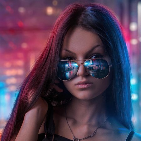 Девушка в неоне