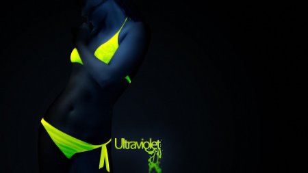 Неоновая девушка