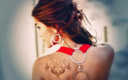 Женская татуировка