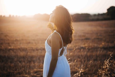 Девушка со спины