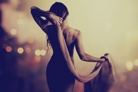 Девушка со спины