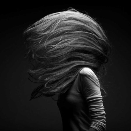 Волосы черно белые