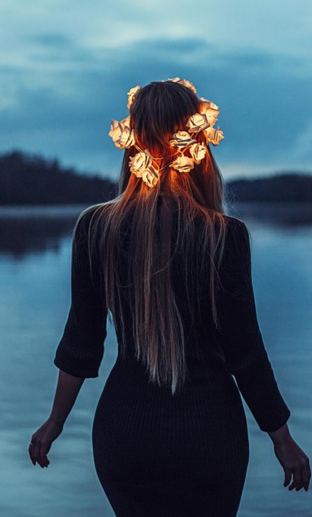 Девушка со спины