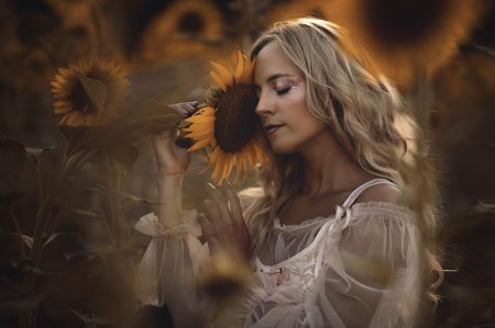 Девушка подсолнух