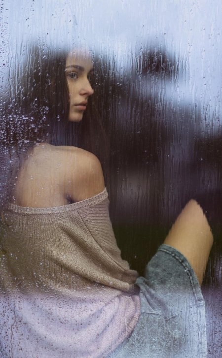 Девушка под дождем