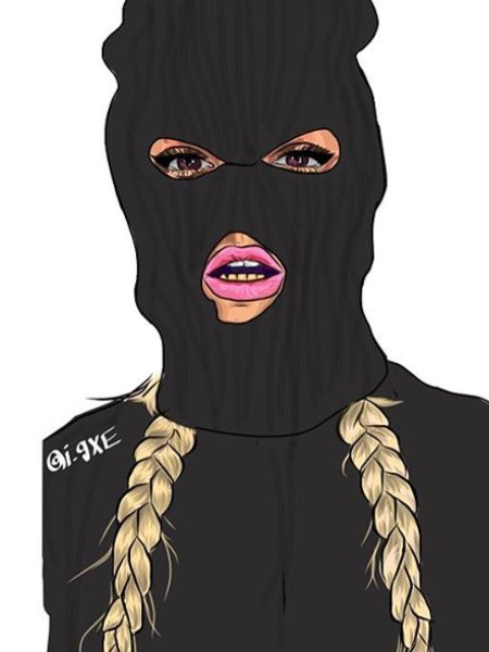 Девушка в балаклаве