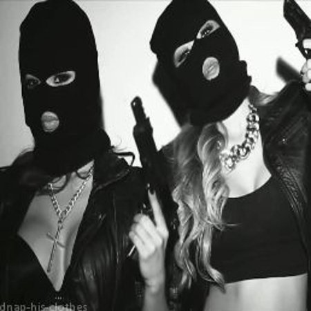 Девушка бандитка