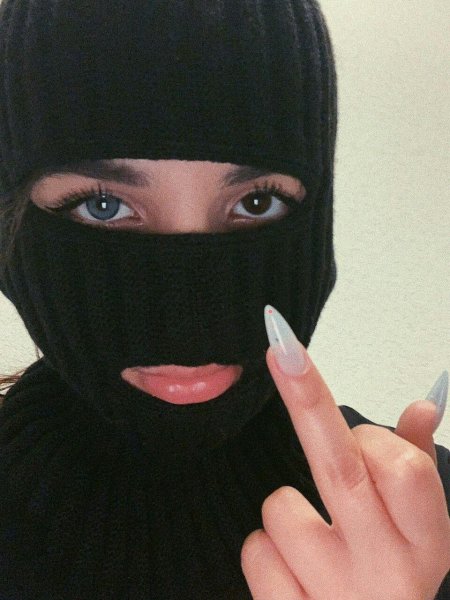 Амина тендерлибае в балаклаве