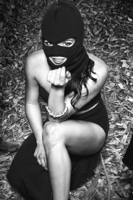 Красивые девушки в балаклаве