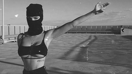 Девушка бандитка