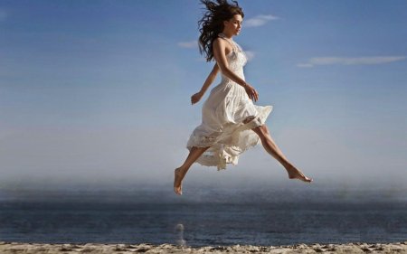 Летающая девушка