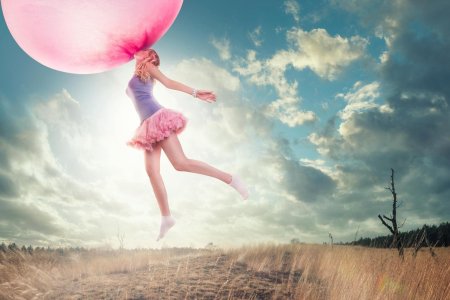 Летающая девушка