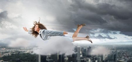 Летающая женщина