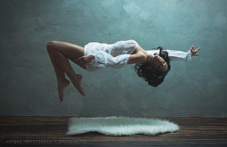 Девушка в воздухе