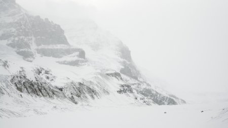 Горы в снегу