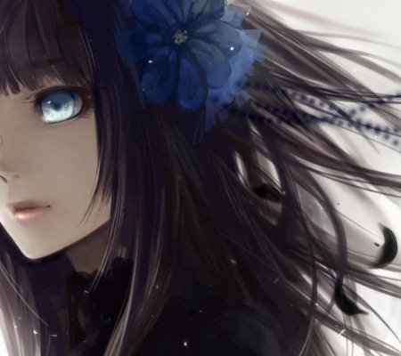 Девушка с черными волосами и голубыми глазами