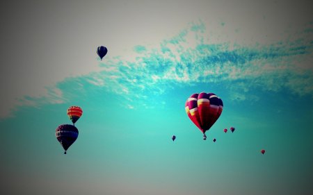 Воздушные шары в небе