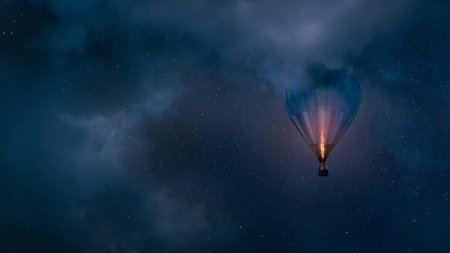 Воздушный шар в небе