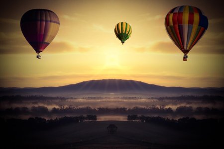 Воздушные шары на закате