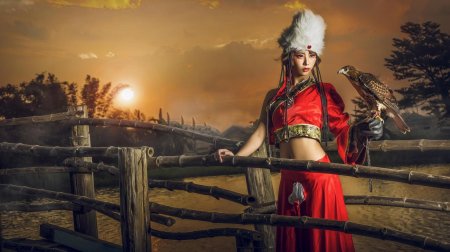 Девушка с птицей