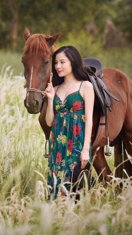 Девушка с лошадью