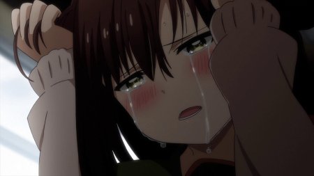 Плачущая аниме девушка