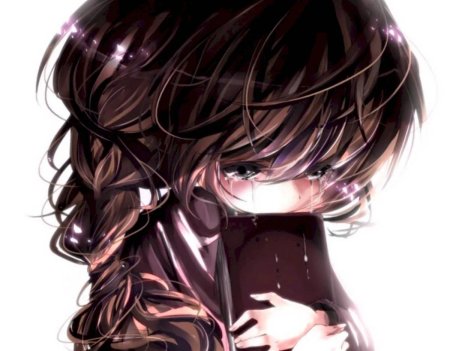 Плачущая аниме девушка