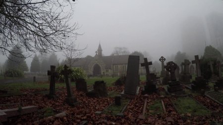 Кладбище в готическом стиле