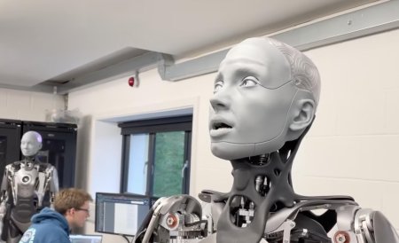 Робот-гуманоид ameca