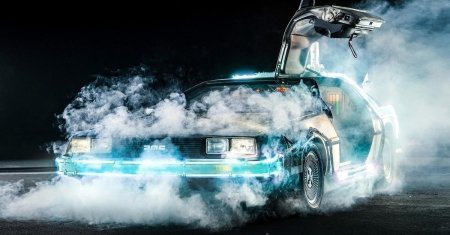 Delorean dmc машина времени