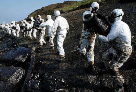 Разлив нефти