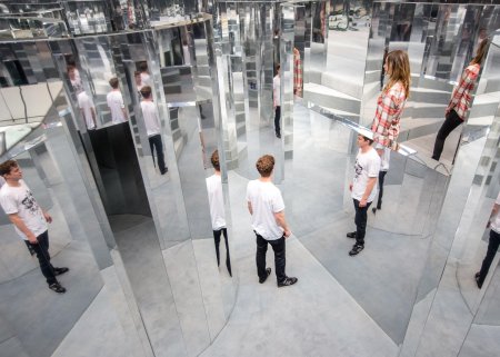 Зеркальная комната