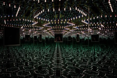 Яёи кусама infinity mirror room