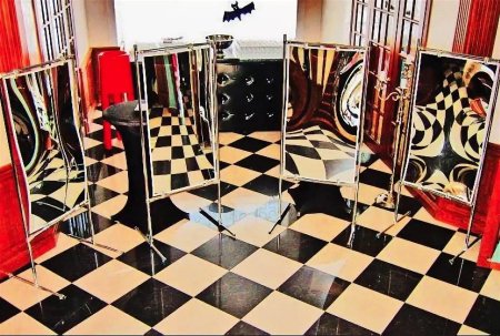 Комната кривых зеркал